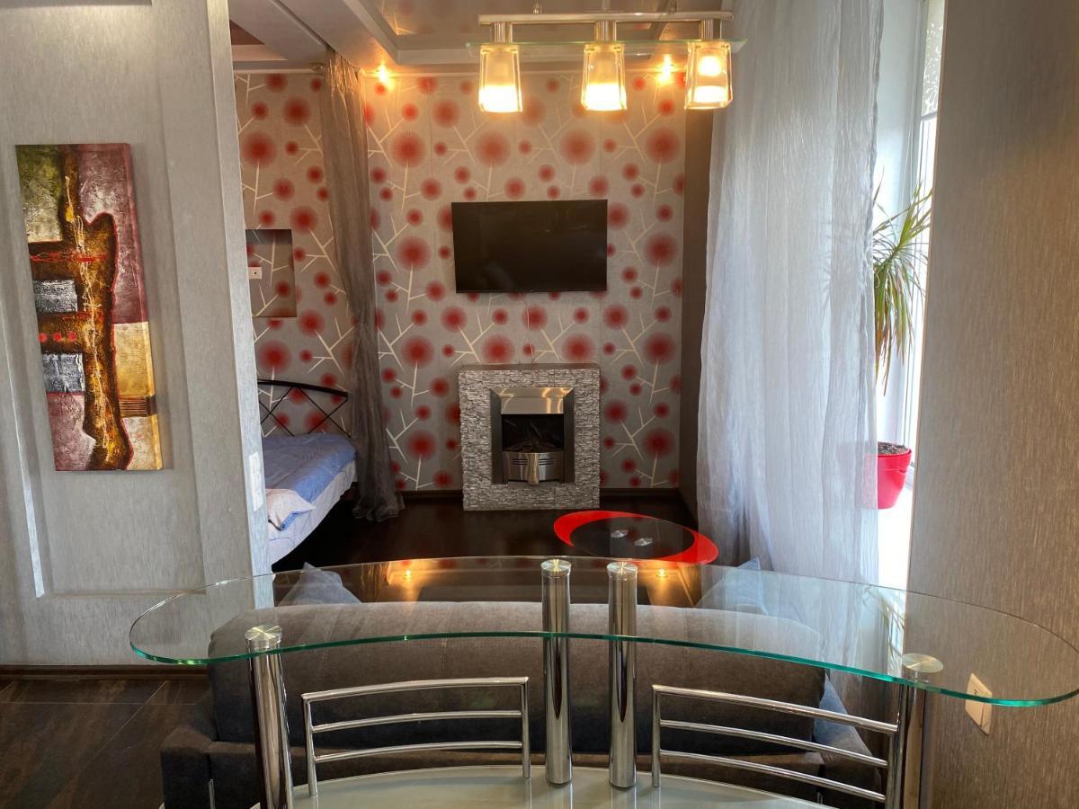 Modern Luxury Studio In The Center Of Kharkiv At Konstitutsii Square Kültér fotó