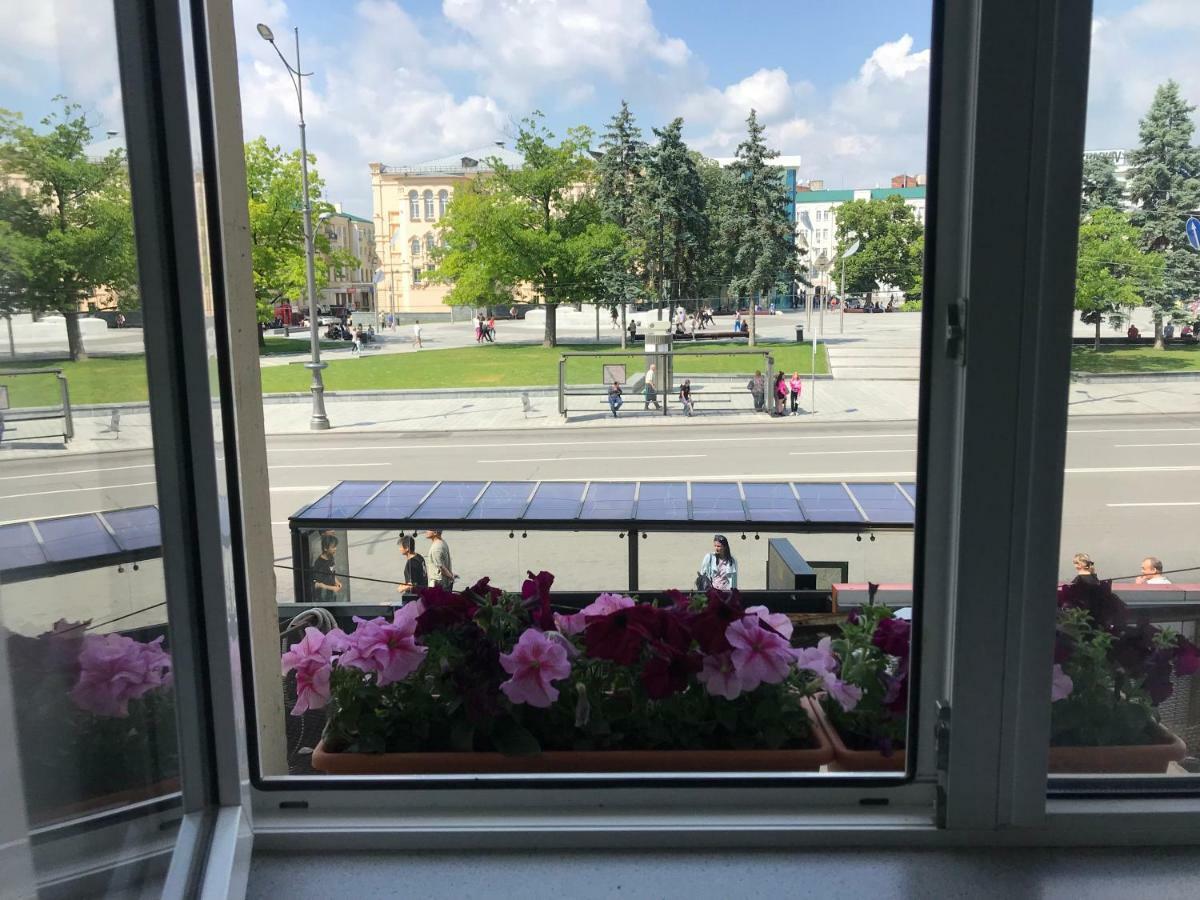 Modern Luxury Studio In The Center Of Kharkiv At Konstitutsii Square Kültér fotó