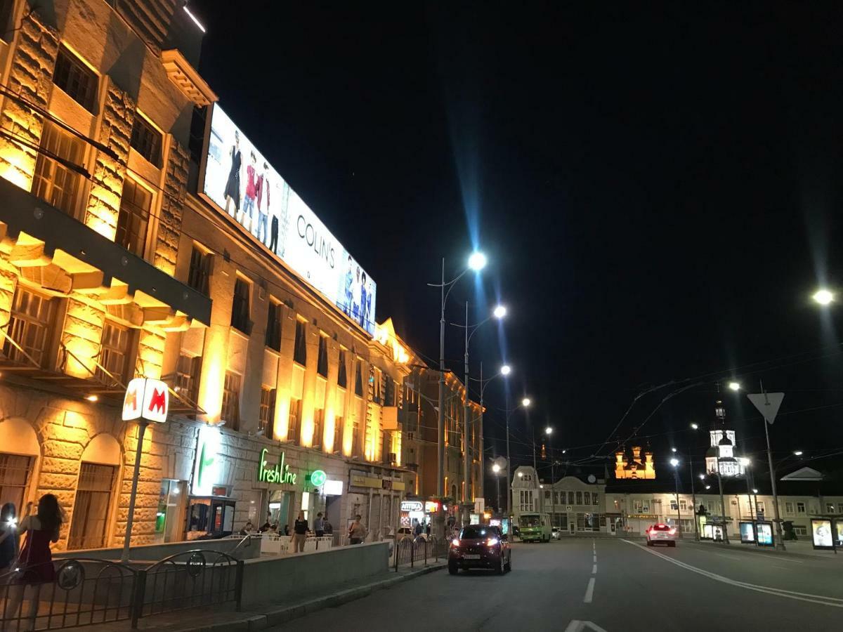 Modern Luxury Studio In The Center Of Kharkiv At Konstitutsii Square Kültér fotó